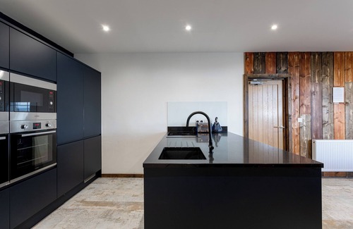 Ainley Top House | Discover The Moorland: 10/10 with Spa & Pet-Friendly Stay