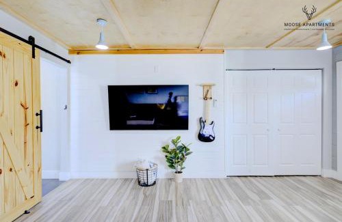 Downtown Memphis Apartment | Guest Rated: 9.5 | The Moose #5 - Cozy Studio with Fast WiFi