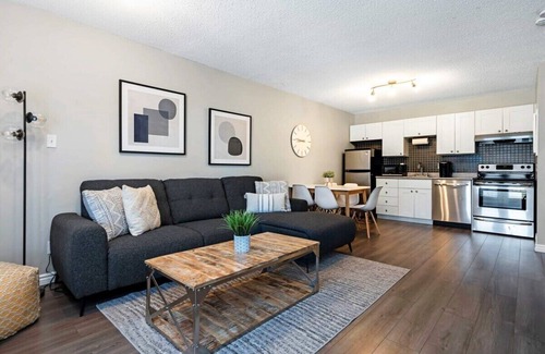 Collingwood Condo | Modern Condo Retreat at The Moose Lodge in Collingwood