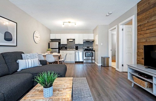 Collingwood Condo | Modern Condo Retreat at The Moose Lodge in Collingwood