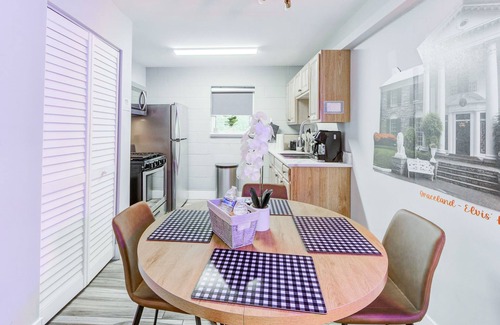 Downtown Memphis Apartment | Ideal Family Retreat at The Moose - 4-Star Comfort Awaits