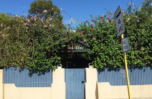 South Fremantle Apartment | Discover The Morgano's Star: Oceanfront Apartment Escape