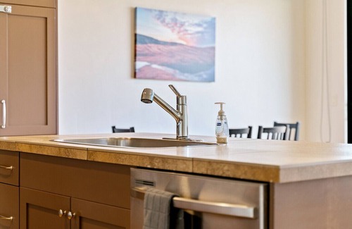 Kayenta House | Stunning Morning Star Suite with Scenic Red Rock Views