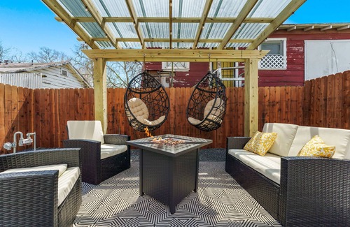 Greater East End House | Discover The Mosaic - Downtown with Outdoor Patio Space