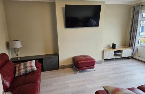Londonderry House | Family-Friendly Getaway at The Moss - Rated 9/10 by Guests