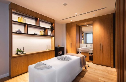Cam Lam Apartment | Beautiful 5-Star Beach Resort with Pool and Family Amenities