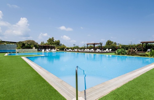 Nahariya Apartment | Beautiful Beachfront Retreat in Nahariya with Ocean View