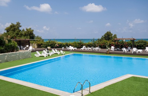 Nahariya Apartment | Beautiful Beachfront Retreat in Nahariya with Ocean View