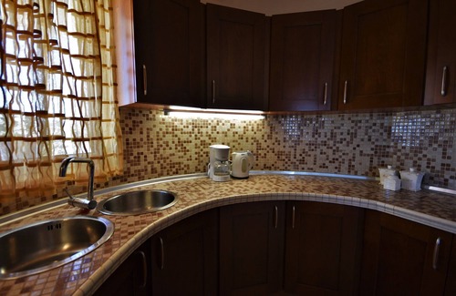 Sitia Apartment | Experience Breathtaking Sunsets in Family-Friendly Retreat