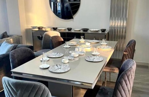Esenyurt Apartment | Elegant House in Istanbul with Pool & Perfect 10 Rating