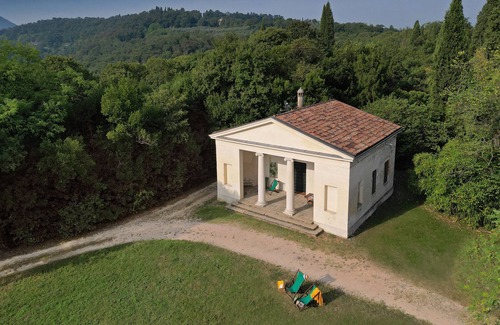 Ospedaletto di Pescantina Villa | Romantic Holiday Villa Near Venice with Pool and Ocean View