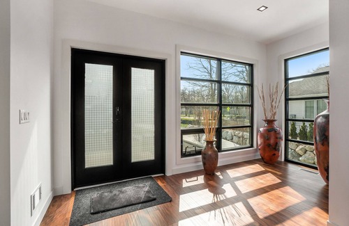 South Haven House | Beautiful Lake Michigan Home with 5 Bedrooms & Great Amenities