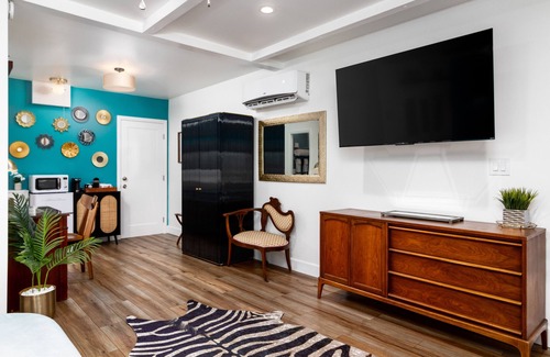 Prescott Hotel | Guest Rated: 9.8 at The Motor Lodge with Breakfast & Kitchen