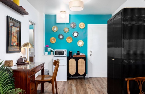 Prescott Hotel | Guest Rated: 9.8 at The Motor Lodge with Breakfast & Kitchen