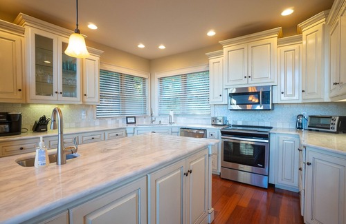 Helen House | Experience The Mount Yonah Castle with Hot Tub & Views