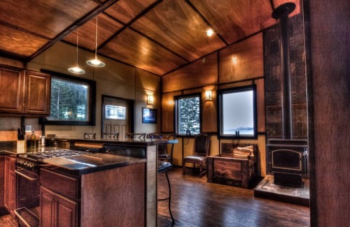 Seward Cabin | Explore Granite Point Mountain Lodge on Beautiful Resurrection Bay