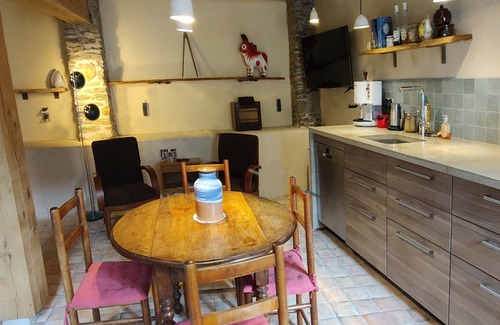 Nohedes Apartment | Relax in The Mountain Village Studio Nohèdes with Spa & Hot Tub