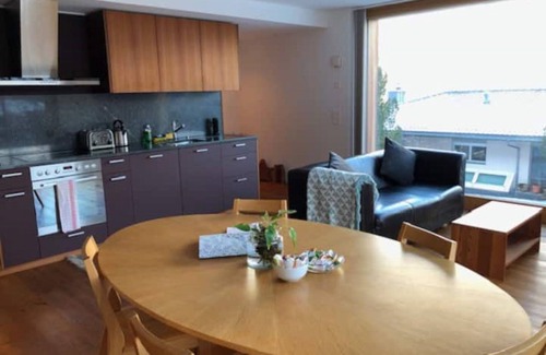 Quarten Apartment | Experience The Mountains are Calling Retreat with Spa & Lake View