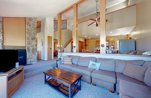 Silvercreek Condo | Mountainside Retreat: Indoor Hot Tub & Scenic Views Await