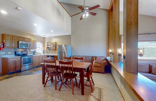 Silvercreek Condo | Mountainside Retreat: Indoor Hot Tub & Scenic Views Await