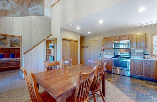 Silvercreek Condo | Mountainside Retreat: Indoor Hot Tub & Scenic Views Await