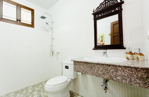 Khuekkhak Resort | Discover The Mouth Resort - Oceanfront Escape with Pool