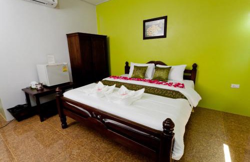 Khuekkhak Resort | Discover The Mouth Resort - Oceanfront Escape with Pool