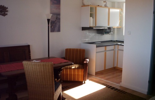 Horum Apartment | Bright Möwe Retreat: Scenic Views & Family-Friendly Amenities