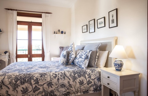 Buckaroo House | Elegant Stay at The Mudgee Homestead Guesthouse with Pool