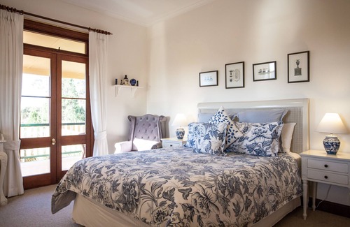 Buckaroo House | Elegant Stay at The Mudgee Homestead Guesthouse with Pool