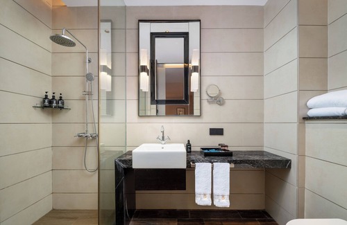 Zhujiang New Town Hotel | Discover The Mulian Hotel in Vibrant Zhujiang New Town