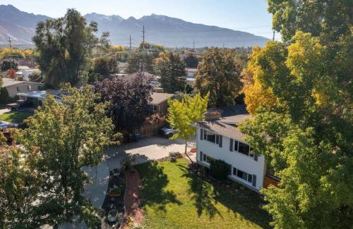 Murray House | The Murray Cottonwood Circle Close to Canyons
