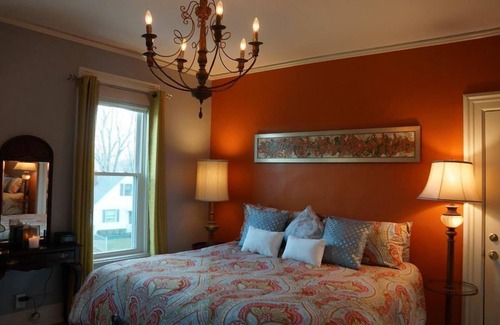 Bay View Bed & Breakfast | Relax at The Muse Gallery Guesthouse with Spa and Dining