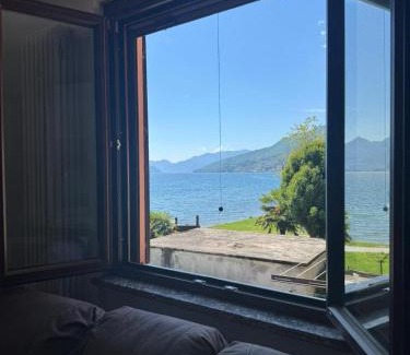 Dongo Apartment | The Music of The Lake - Lake Front with three Bedrooms
