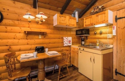Winfield Cabin | The Mustang Cabin - Bear Creek Cabins