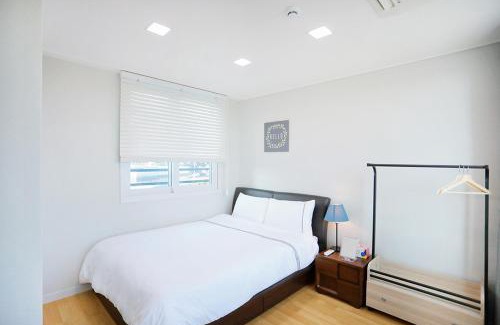 Hyodon-dong House | Family-Friendly Experience at The Naeun Stay - 4 Stars