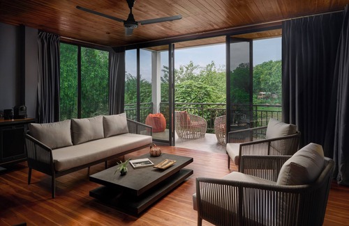 Luang Prabang Resort | Discover The Namkhan: 4-Star Retreat with Ocean Views