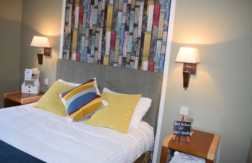 Pottersbury Hotel | Discover The Narrowboat At Weedon: Family-Friendly Retreat