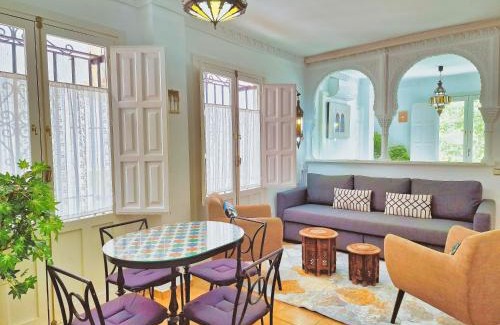 San Pedro Apartment | Experience The Nasrid Palace from Your Bed: Child-Friendly Stay