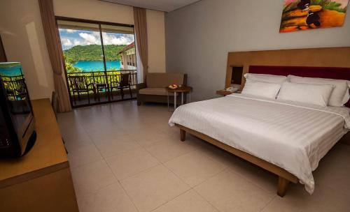 Salahutu Resort | Relax at The Natsepa Resort and Conference Center