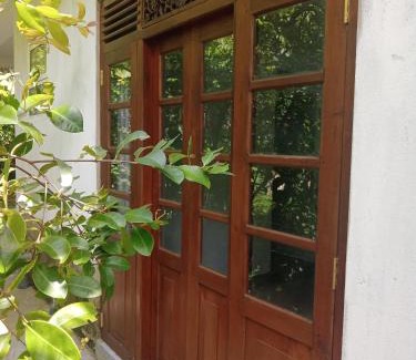 Padinnoruwa Apartment | Nature Villa: Family & Pet-Friendly Retreat Awaits!
