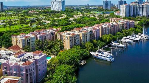 Aventura Apartment | Oceanfront Three-Bedroom Apartment at The Yacht Club Aventura