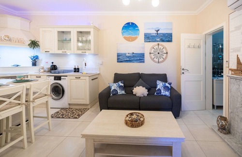 Madliena Apartment | Pet-Friendly Escape at The Nautical Nook for Families