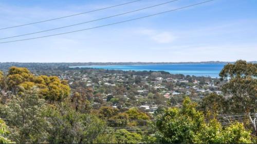 McCrae House | Ideal Peninsula Retreat with Heated Pool and Spa Access