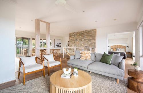 McCrae House | Ideal Peninsula Retreat with Heated Pool and Spa Access