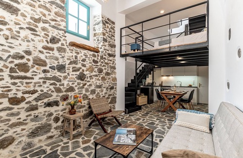 Naxos House | The Naxos Loft with view of the Castle
