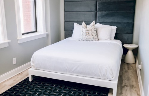 Park West Hotel | Exceptional Stay at The Neighborhood Hotel - Lincoln Park