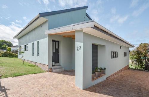 Kleinmond House | Oceanfront Retreat at The Neighbours - Kleinmond, 9/10 Rated