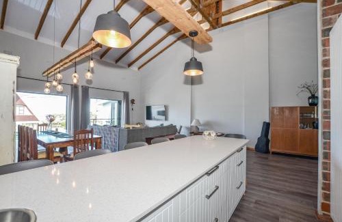 Kleinmond House | Oceanfront Retreat at The Neighbours - Kleinmond, 9/10 Rated