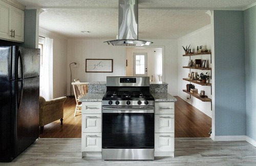 Lake Charles House | Stylish Nellie Rose House - Boho Design in Downtown